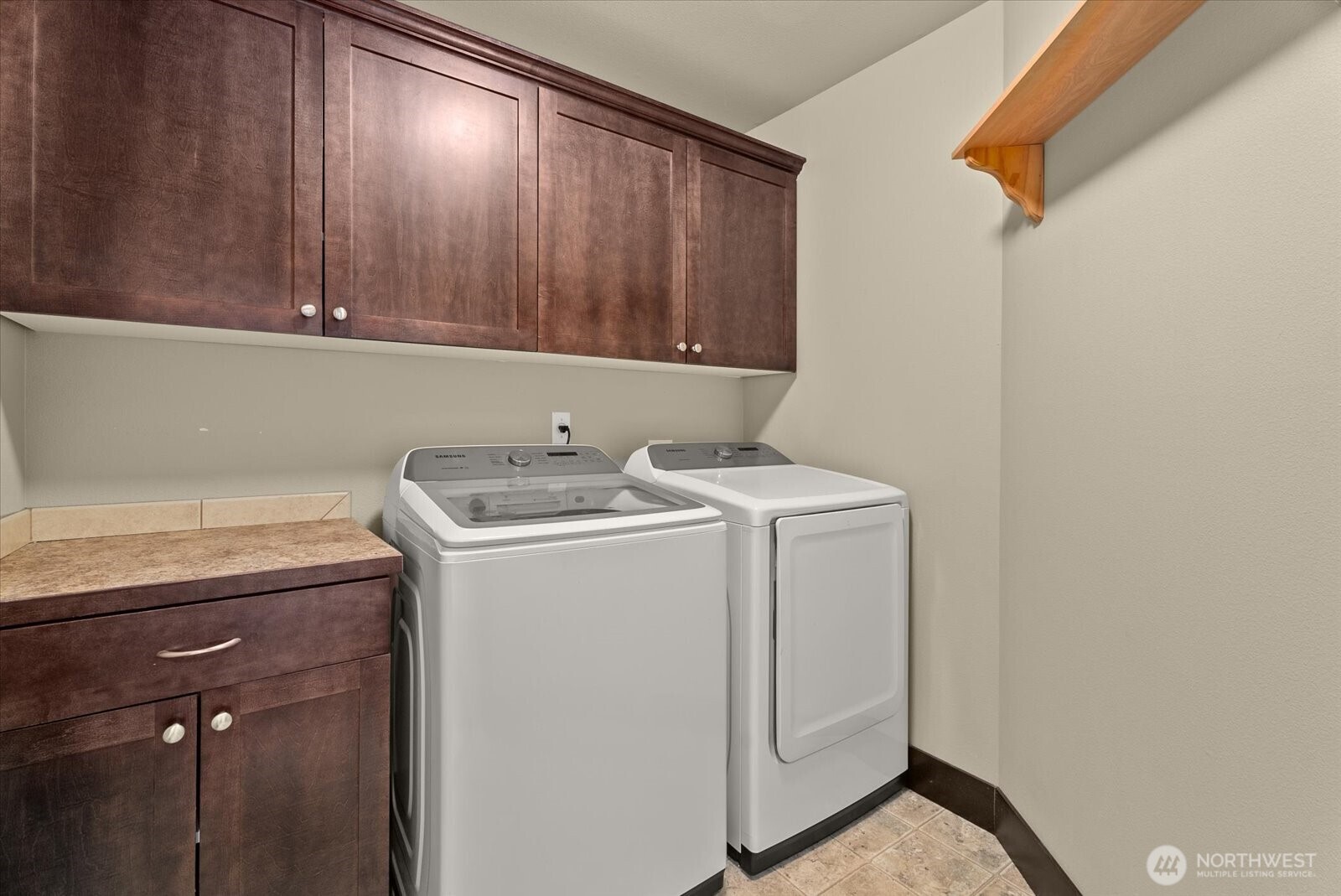 1357 Elma Place Northeast Renton, WA 98059 - Photo 31 of 37 Gallery Image 31
