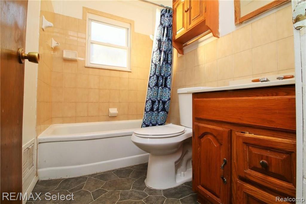 4121 Pengelly Road Flint, MI 48507 - Photo 14 of 15