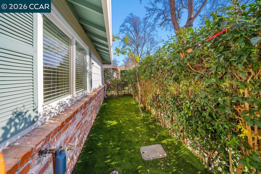 1465 Del Rio Circle, Unit A Concord, CA 94518 - Photo 5 of 25