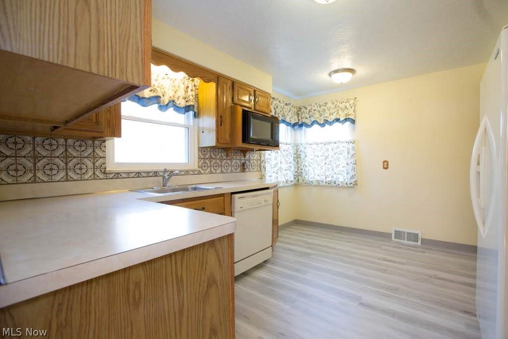 1324 Croyden Road Lyndhurst, OH 44124 - Photo 3 of 35