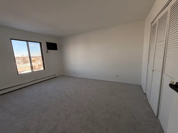 $1,850 | 149 North Gregory Street, Unit 10, Aurora, IL 60504