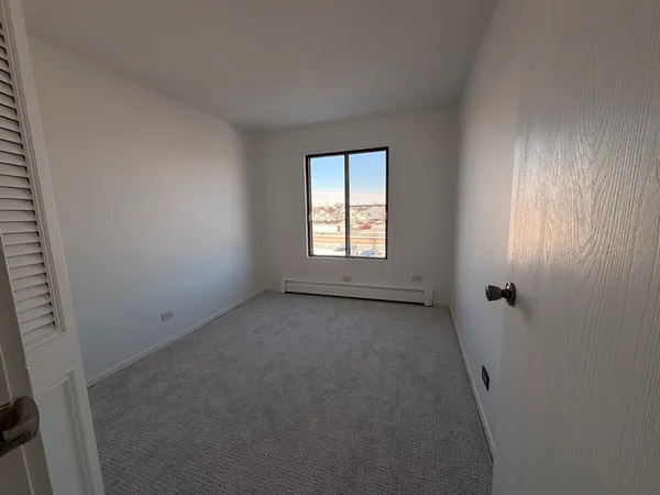 $1,850 | 149 North Gregory Street, Unit 10, Aurora, IL 60504