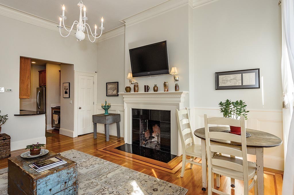 322 Beacon Street, Unit 7 Boston, MA 02116 - Photo 2 of 10