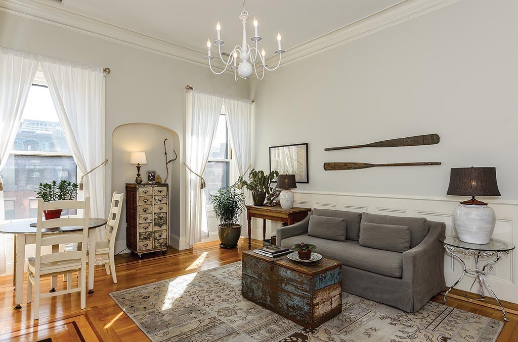 322 Beacon Street, Unit 7 Boston, MA 02116 - Photo 3 of 10