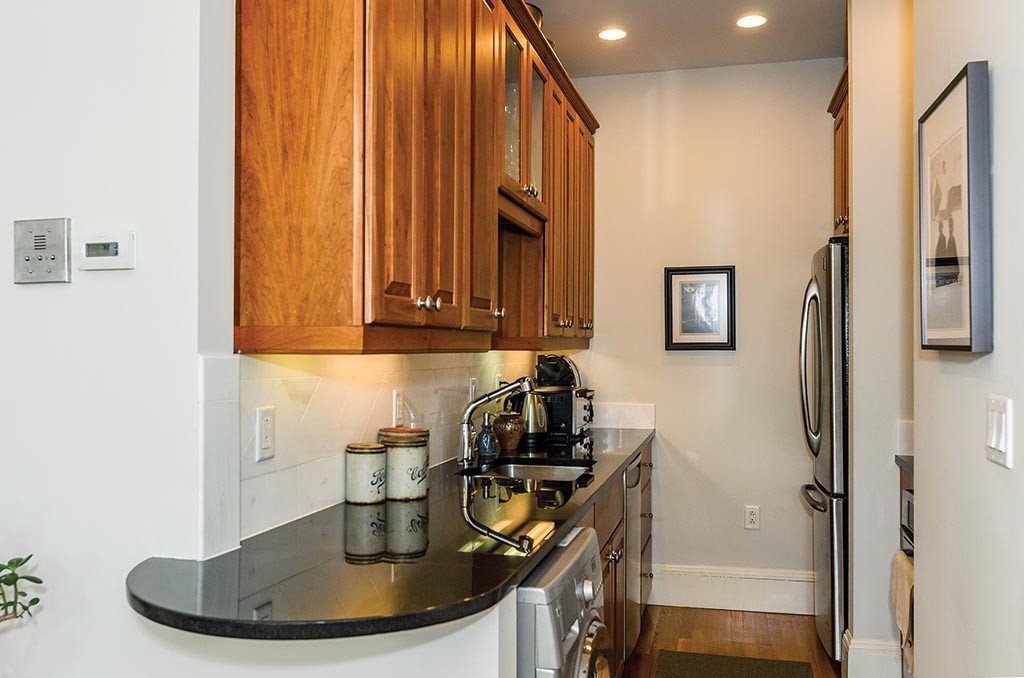 322 Beacon Street, Unit 7 Boston, MA 02116 - Photo 5 of 10