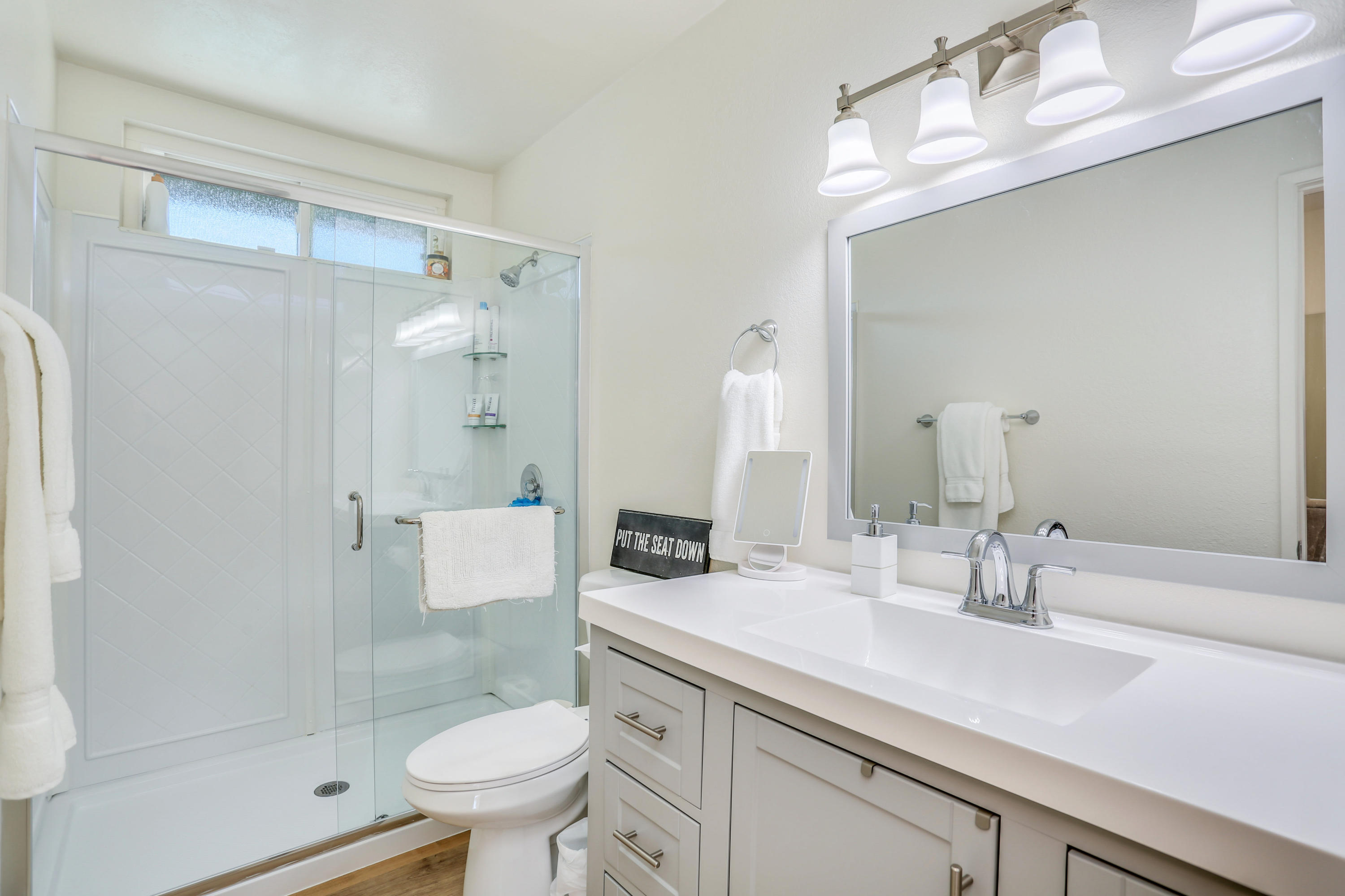2219 East Bellamy Road Palm Springs, CA 92262 - Photo 19 of 27 Master bath