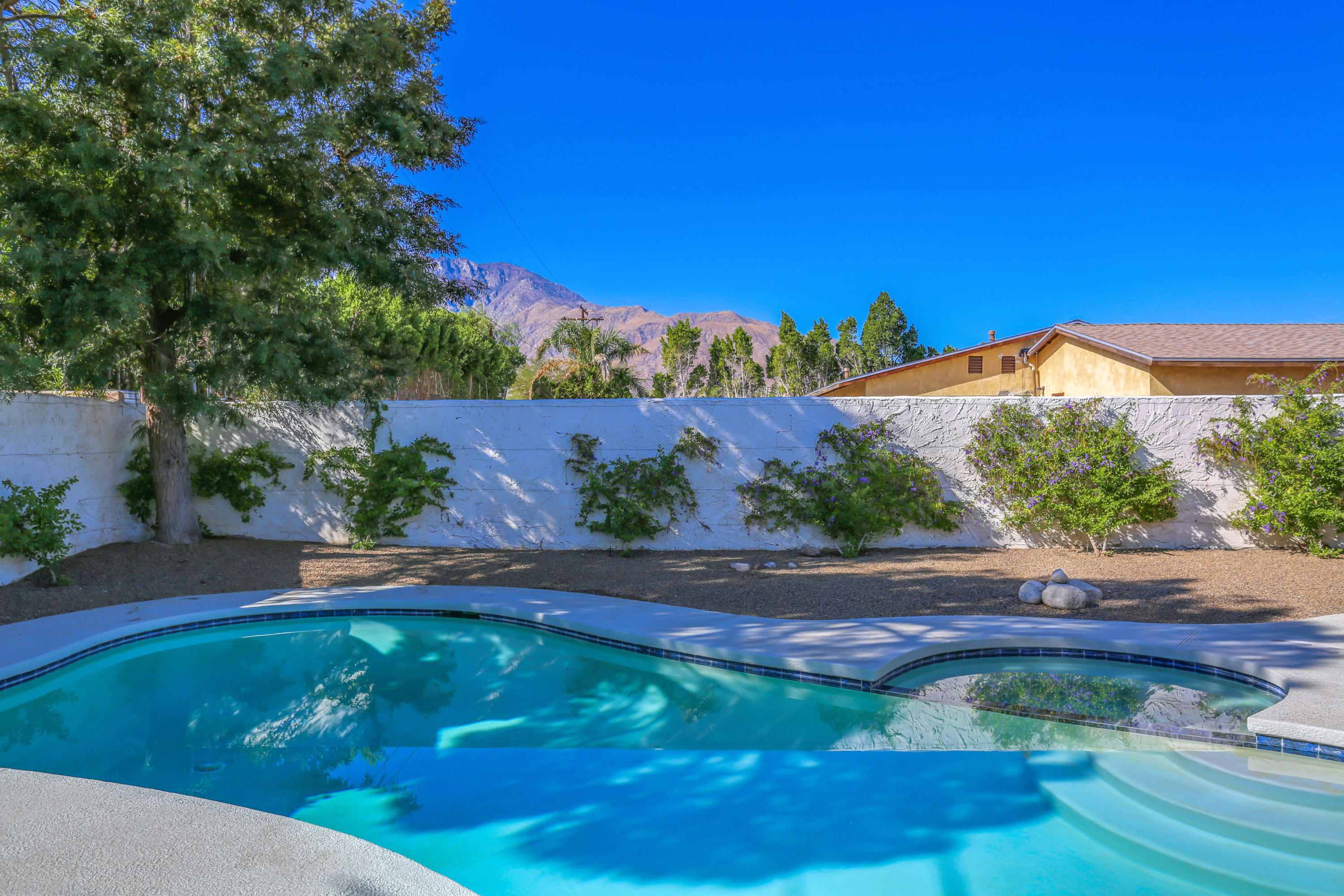 2219 East Bellamy Road Palm Springs, CA 92262 - Photo 3 of 27 Pool and spa