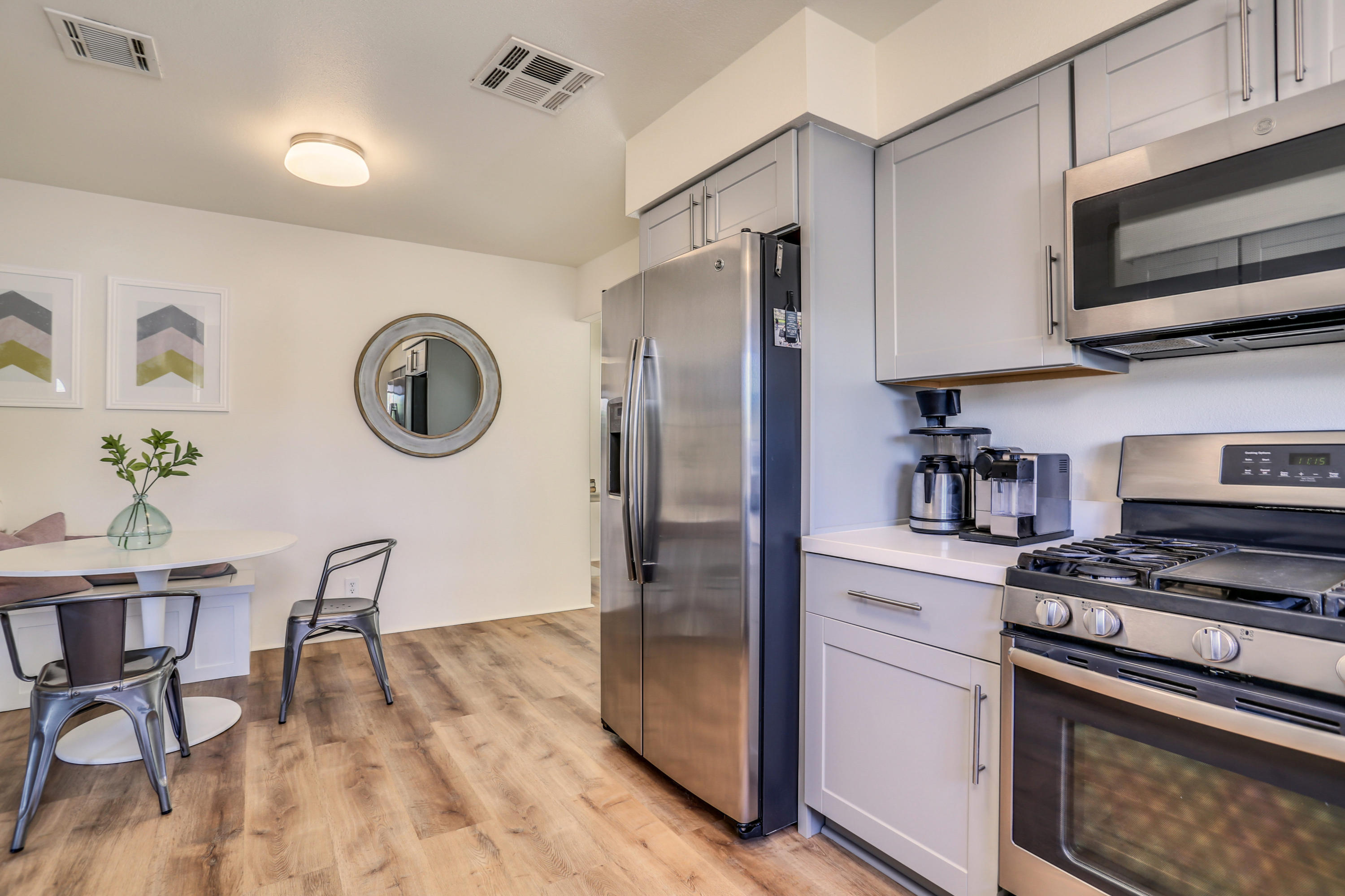 2219 East Bellamy Road Palm Springs, CA 92262 - Photo 8 of 27 Chef's kitchen view 4