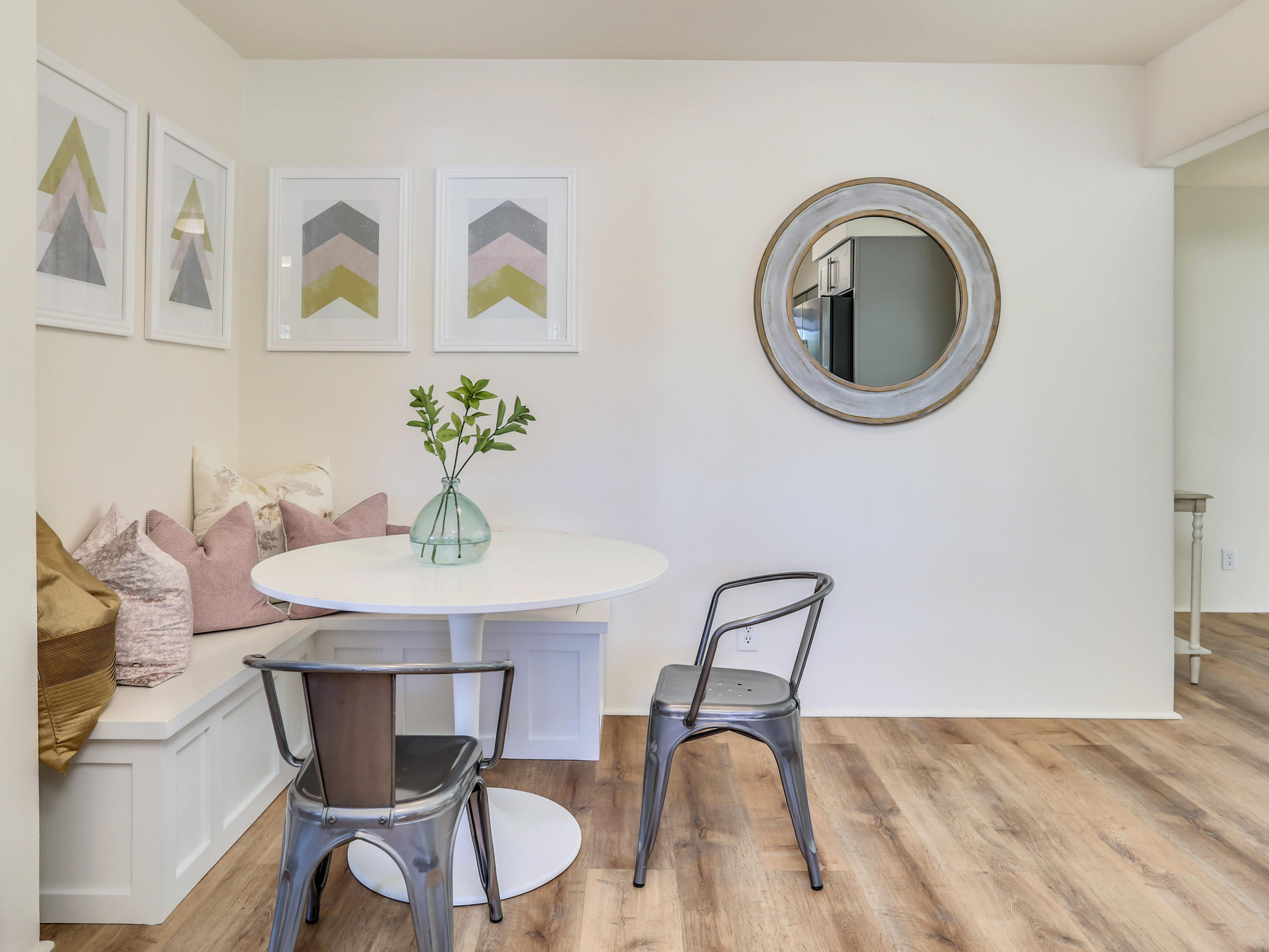 2219 East Bellamy Road Palm Springs, CA 92262 - Photo 9 of 27 Eating area