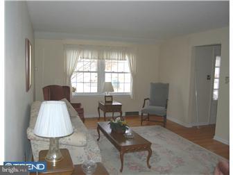 21 George Read Road New Castle, DE 19720 - Photo 12 of 12 Living Room