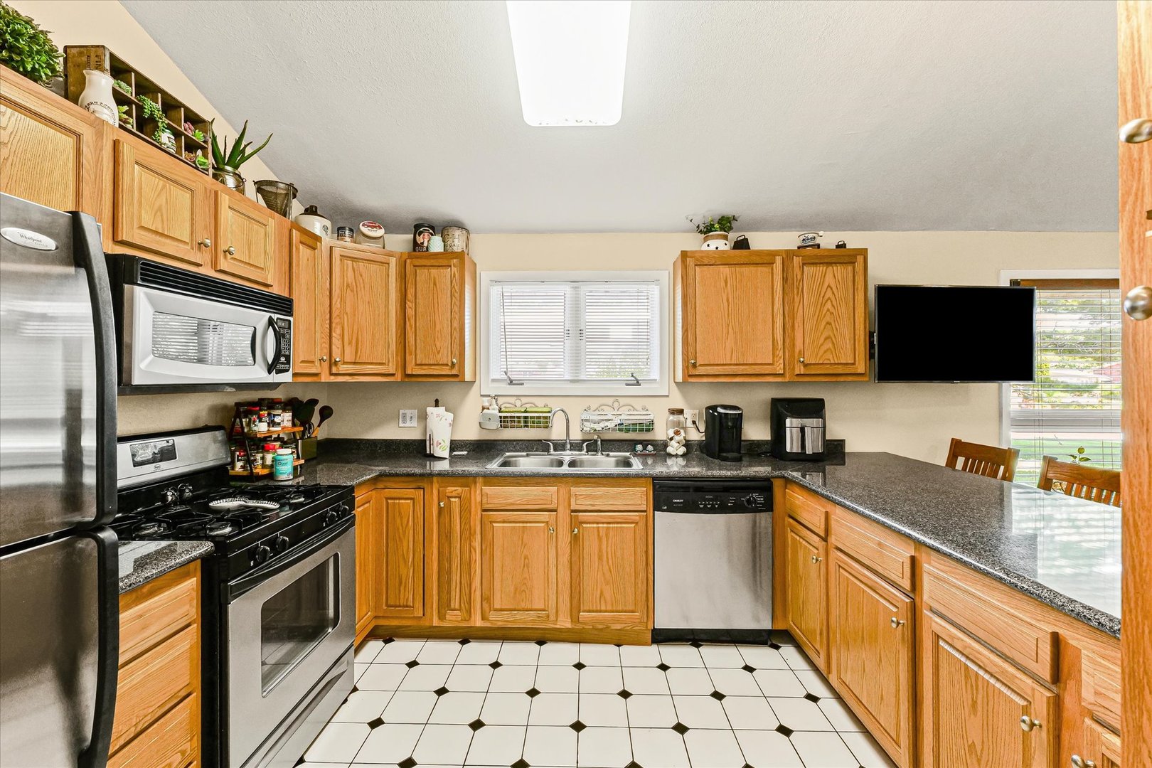 1524 Golfview Road Rantoul, IL 61866 - Photo 14 of 41