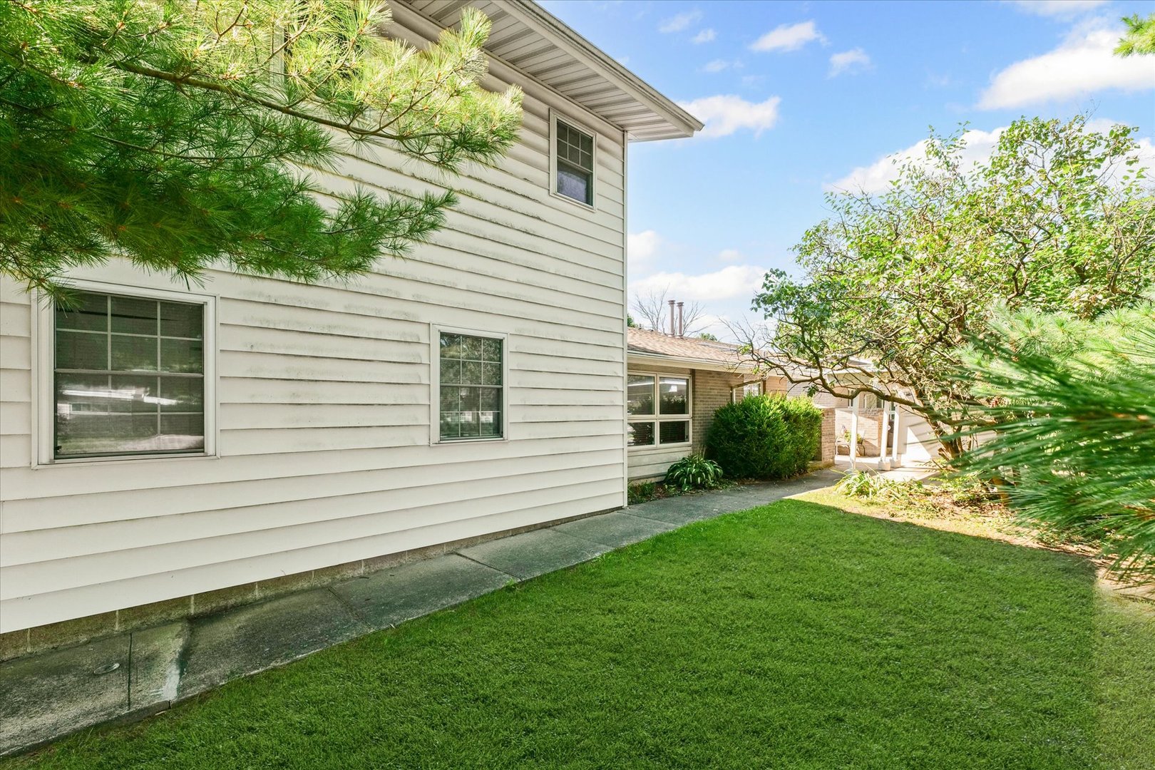 1524 Golfview Road Rantoul, IL 61866 - Photo 4 of 41