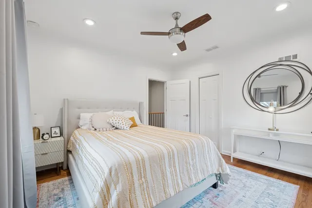 $894,900 | 1221 North East Avenue, Oak Park, IL 60302