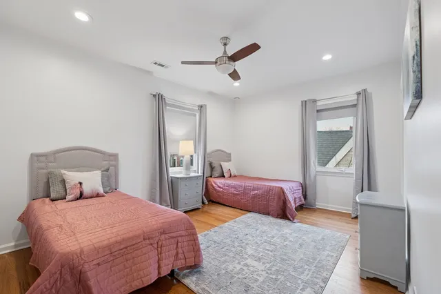 $894,900 | 1221 North East Avenue, Oak Park, IL 60302