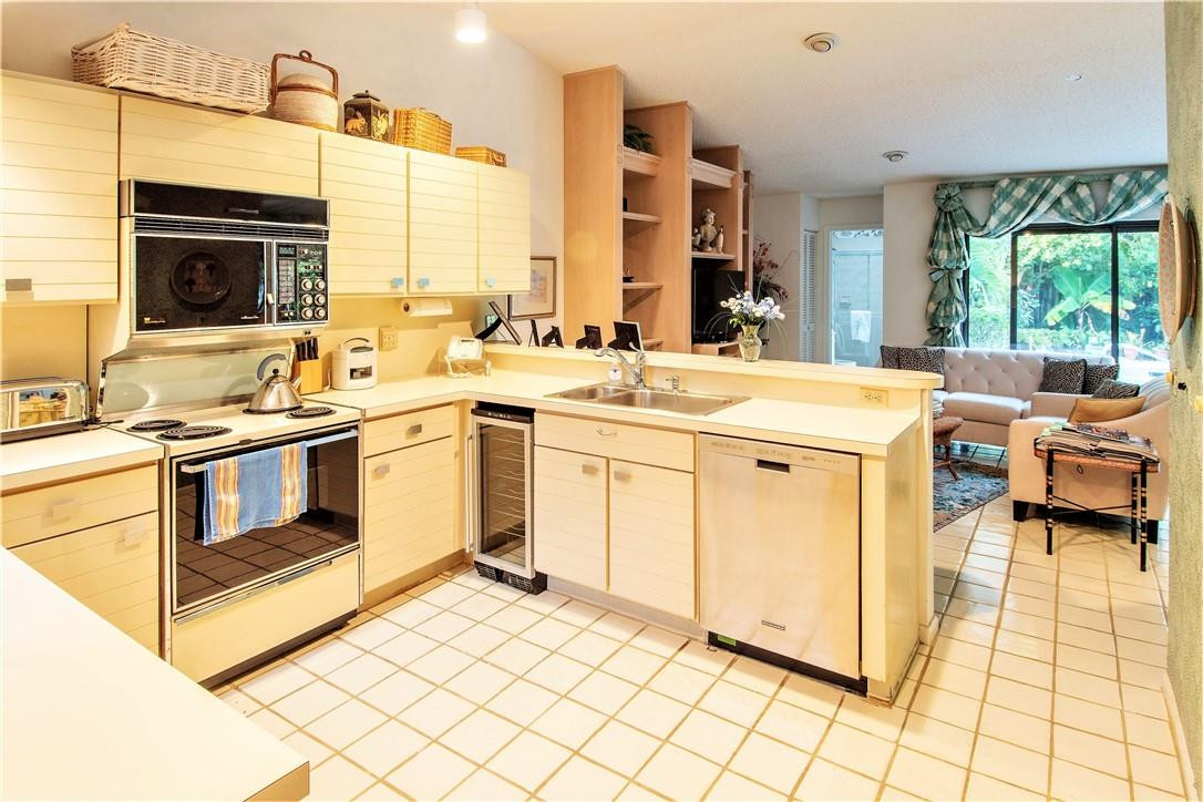 19502 Bay View Road Boca Raton, FL 33434 - Photo 11 of 32 Photo 11