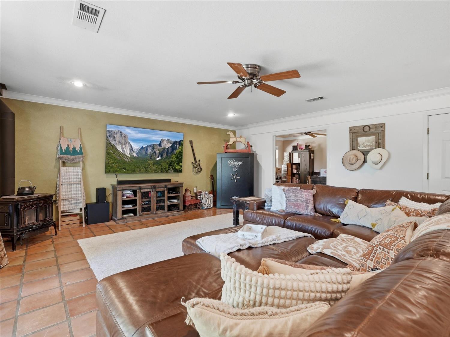 46004 Spring Trail Coarsegold, CA 93614 - Photo 9 of 62 Gallery Image 9