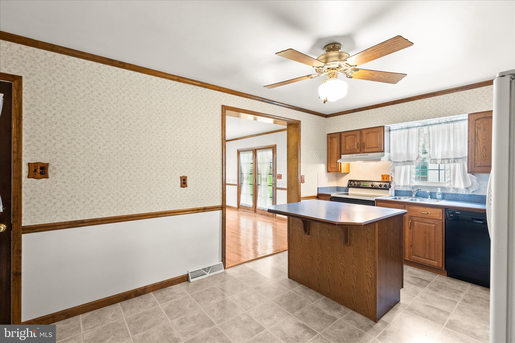 2312 Church Road York, PA 17408 - Photo 8 of 38