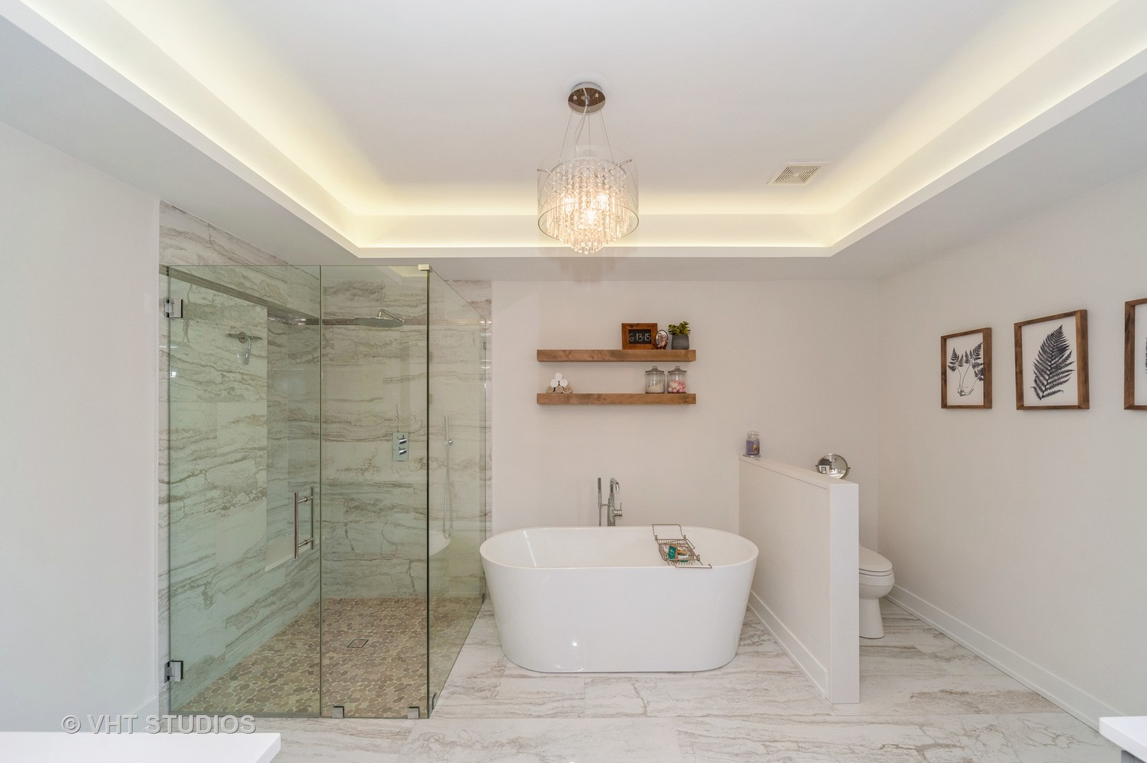 217 Devon Avenue Park Ridge, IL 60068 - Photo 13 of 28 a bathroom with a bathtub and shower