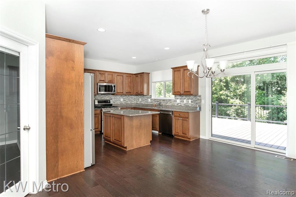 3795 Somerset Circle Rochester Hills, MI 48309 - Photo 10 of 43