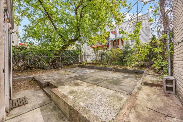 $3,850 | 4306 Matilda Avenue | Wakefield
