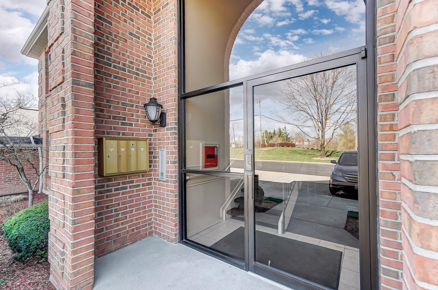 3381 Diehl Road, Unit 5 Cincinnati, OH 45211 - Photo 3 of 50 Gallery Image 3