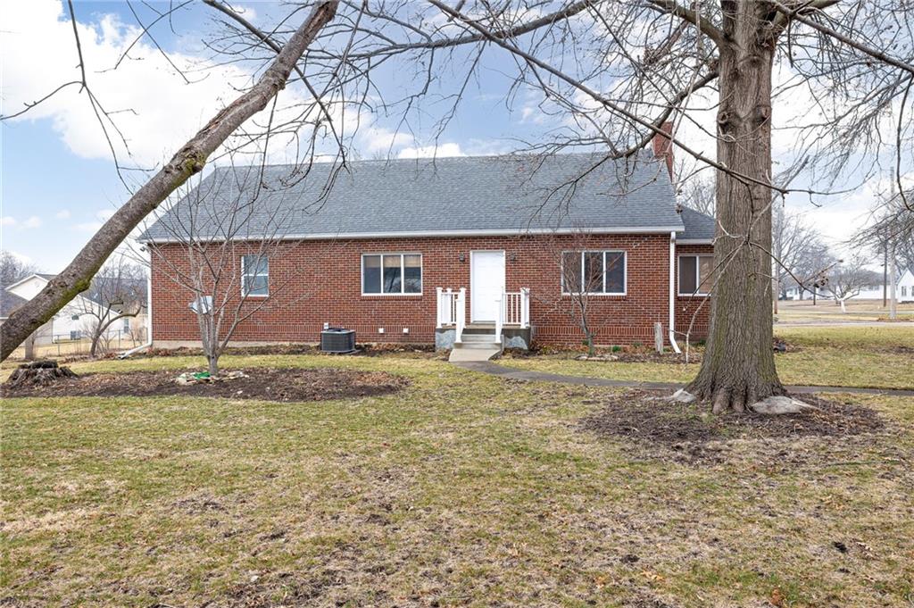 1402 Maple Street Chillicothe, MO 64601 - Photo 2 of 41