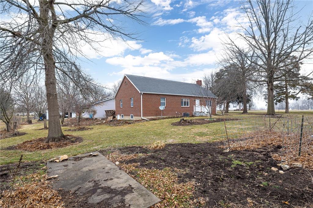 1402 Maple Street Chillicothe, MO 64601 - Photo 3 of 41