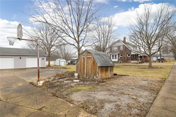 $325,000 | 1402 Maple Street, Chillicothe, MO 64601