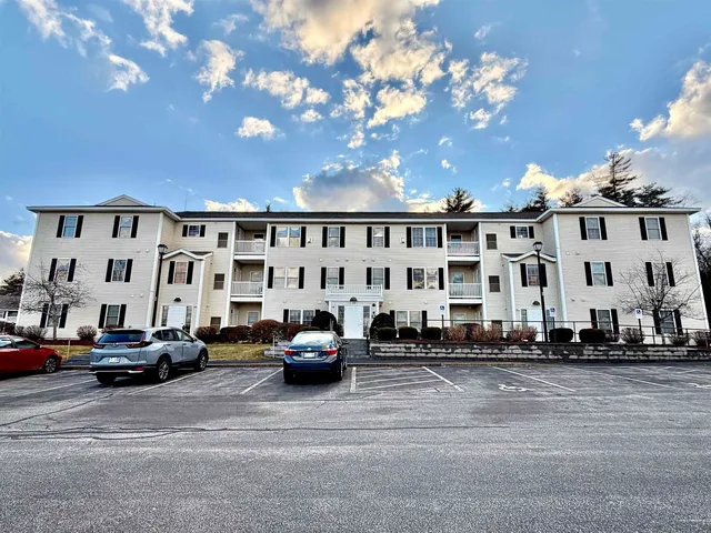 $324,900 | 14 Vista Ridge Drive, Unit 60, Londonderry, NH 03053