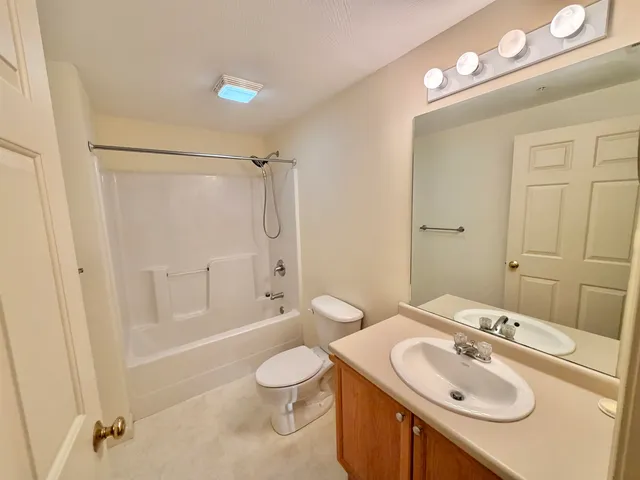 $324,900 | 14 Vista Ridge Drive, Unit 60, Londonderry, NH 03053