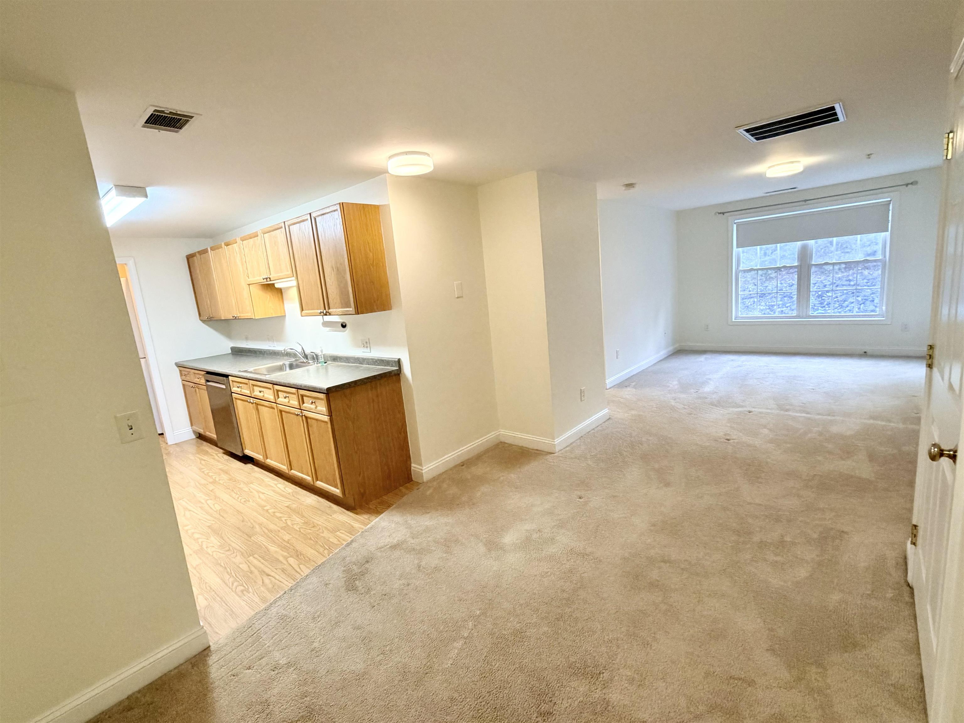 14 Vista Ridge Drive, Unit 60 Londonderry, NH 03053 - Photo 3 of 22