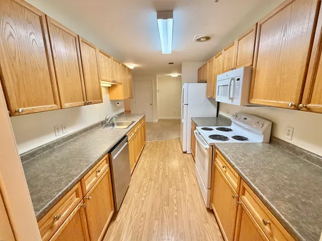 $324,900 | 14 Vista Ridge Drive, Unit 60, Londonderry, NH 03053