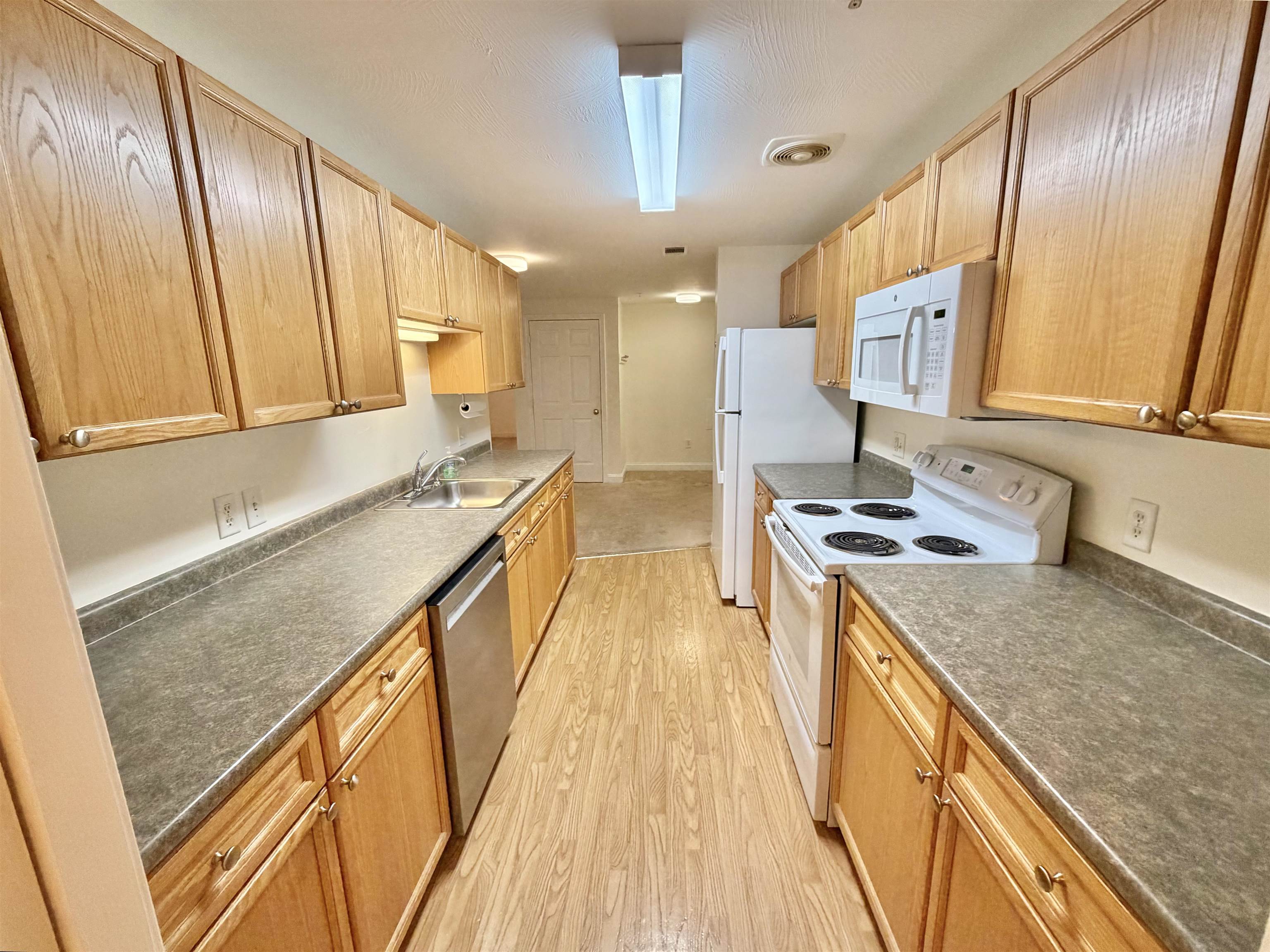 14 Vista Ridge Drive, Unit 60 Londonderry, NH 03053 - Photo 6 of 22