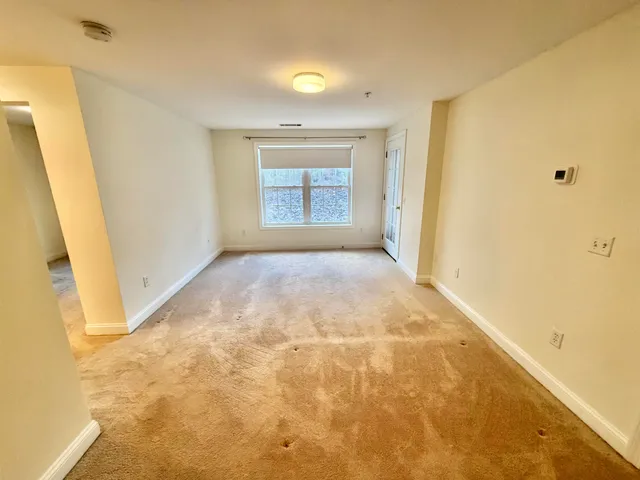 $324,900 | 14 Vista Ridge Drive, Unit 60, Londonderry, NH 03053