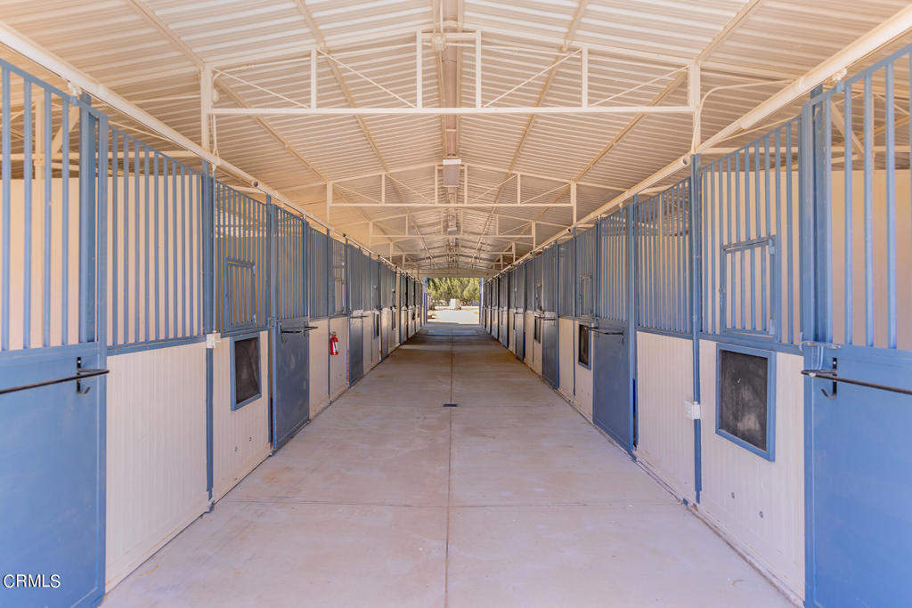 10484 Creek Road Oak View, CA 93022 - Photo 31 of 52 a view of entryway