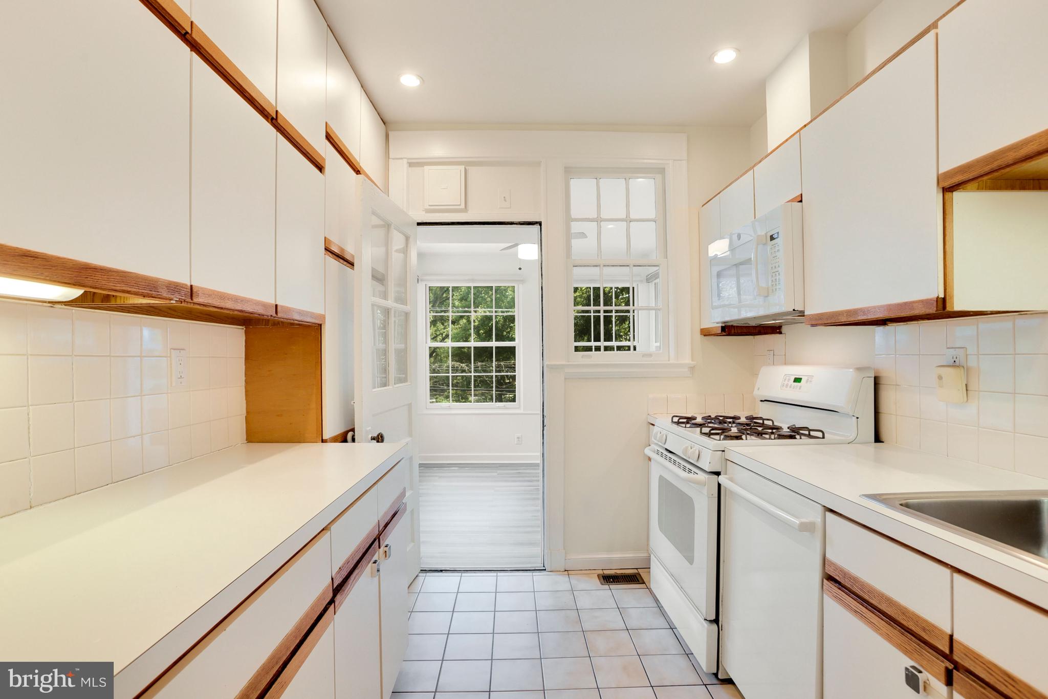 4442 Q Street Northwest Washington, DC 20007 - Photo 18 of 58