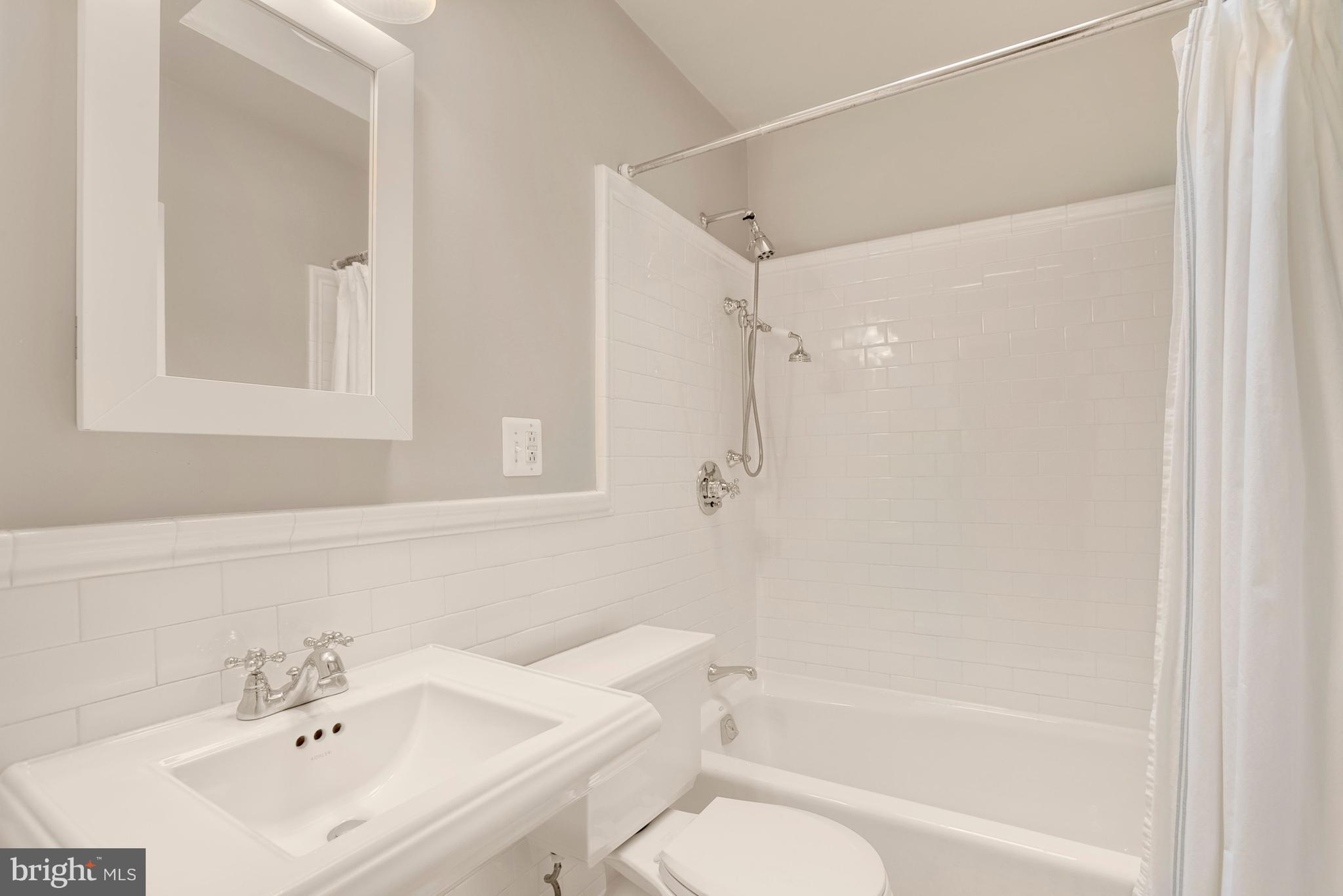 4442 Q Street Northwest Washington, DC 20007 - Photo 26 of 58