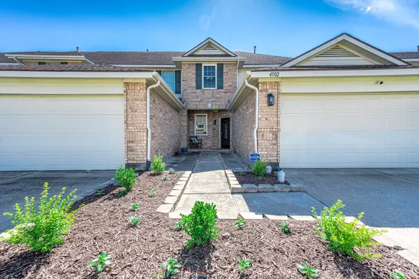 $2,600 | 4502 Park Trail Lane, Pasadena, TX 77505