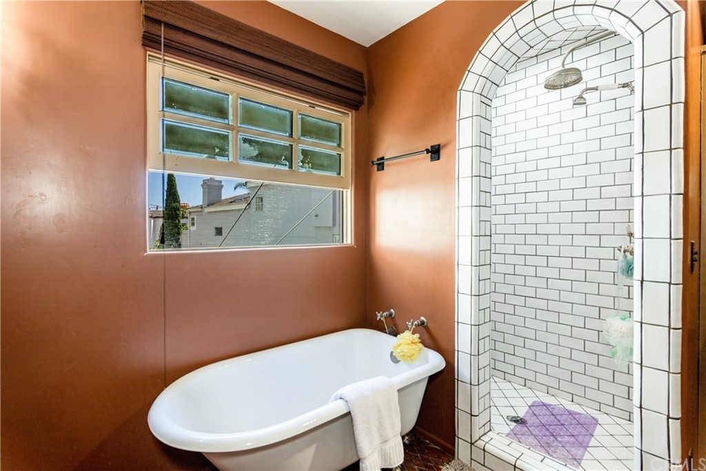 66 Corinthian Walk Long Beach, CA 90803 - Photo 21 of 26 a bathroom with a sink and toilet