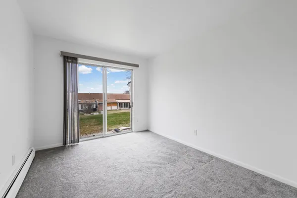 $89,900 | 25229 Franklin Terrace, Unit 5, South Lyon, MI 48178