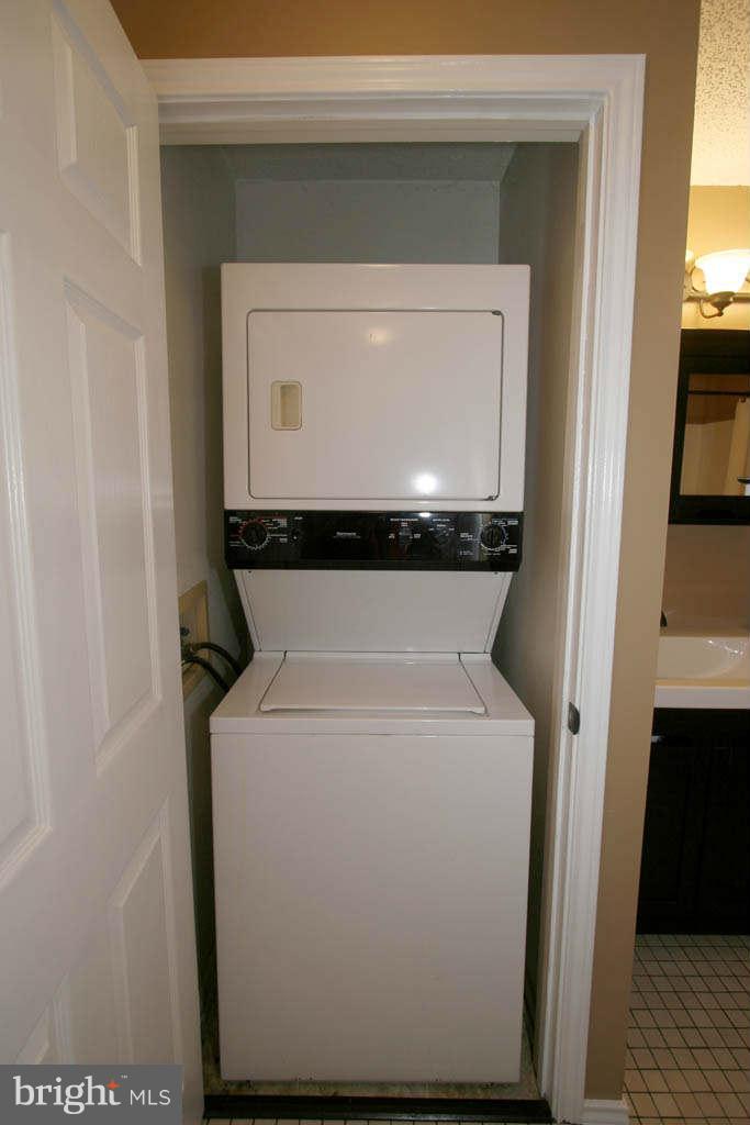21013 Timber Ridge Terrace, Unit 203 Ashburn, VA 20147 - Photo 21 of 24 Interior (General)
