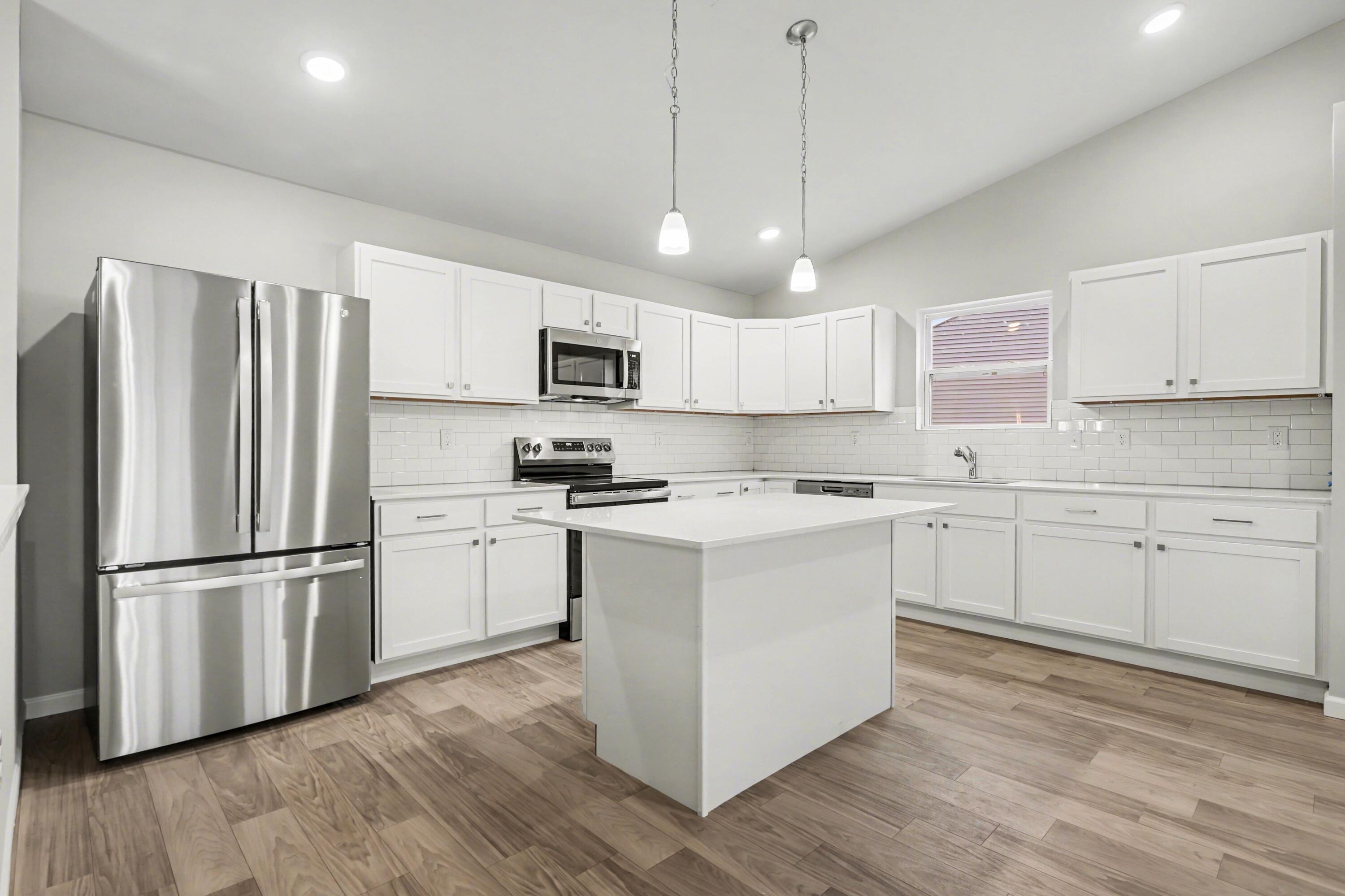 1212 Pine Street Three Rivers, MI 49093 - Photo 5 of 29 MFW035-i2060-Kitchen1