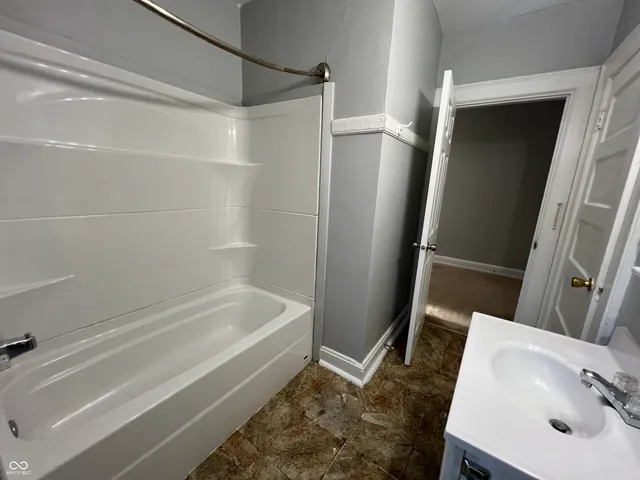 $1,199 | 3248 Central Avenue, Indianapolis, IN 46205