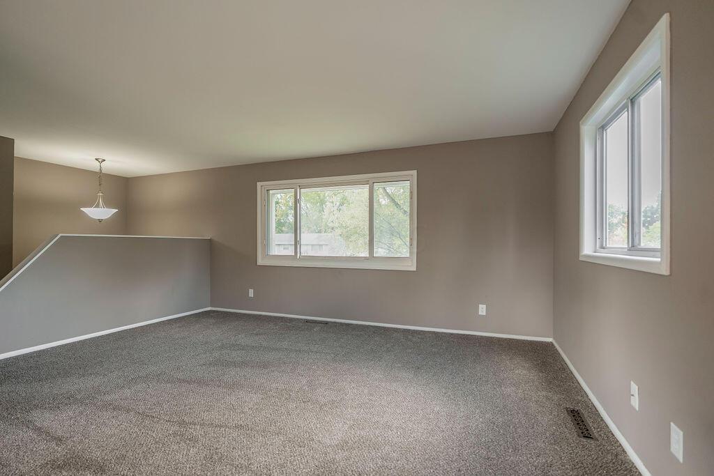 1864 Woodcrest Road Columbus, OH 43232 - Photo 2 of 20 R1 (2)