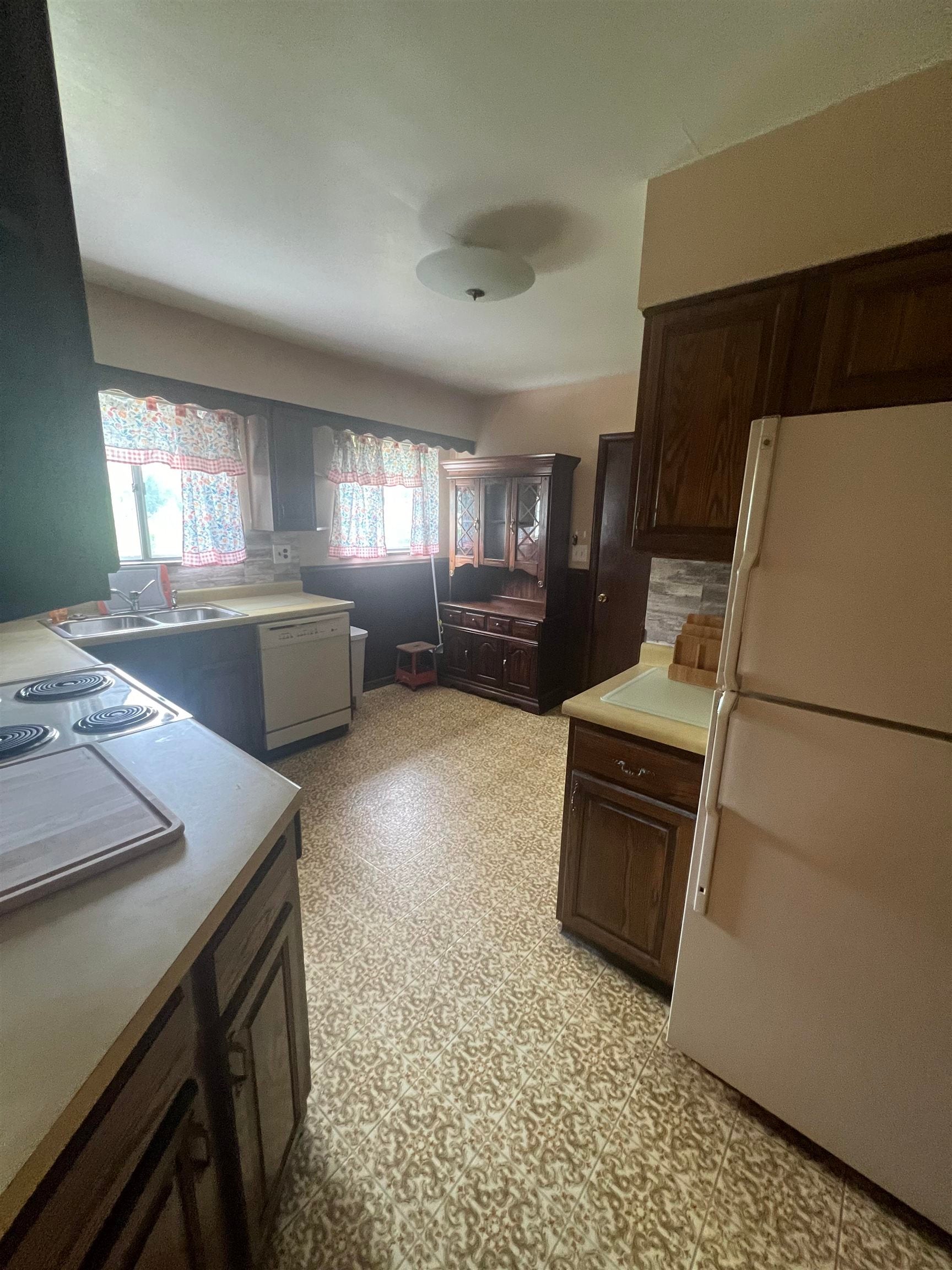 452 East Pea Ridge Road Huntington, WV 25705 - Photo 7 of 18 Gallery Image 7