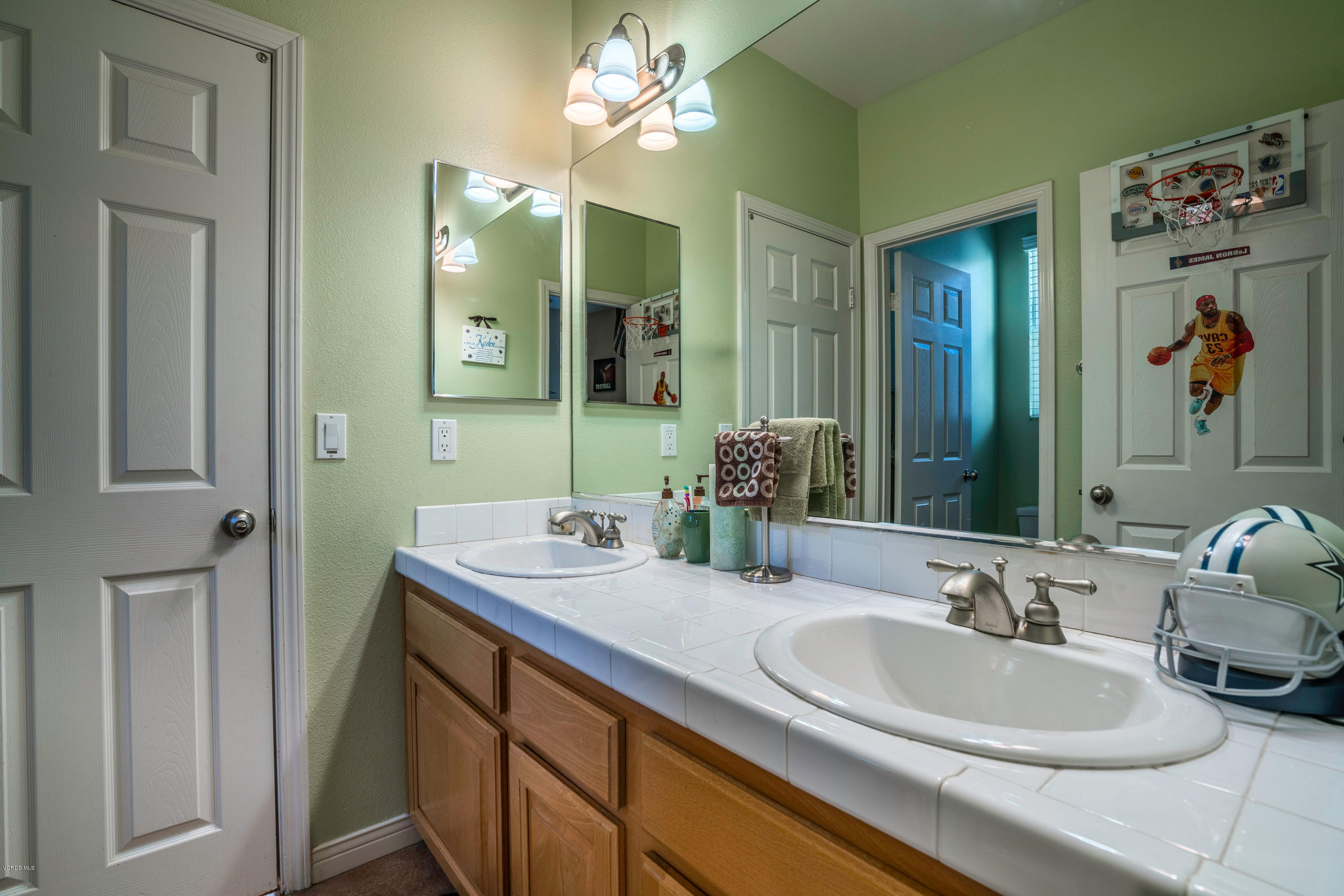 1345 Hidden Ranch Drive Simi Valley, CA 93063 - Photo 40 of 50 1345 Hidden Ranch Dr Simi-print-039-37-D