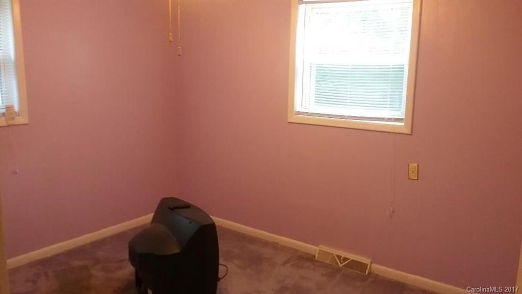 32690 Austin Road New London, NC 28127 - Photo 9 of 24 Gallery Image 9