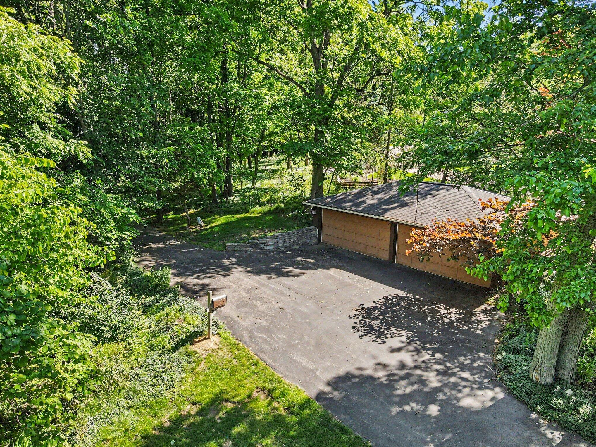 1628 Whites Road Kalamazoo, MI 49008 - Photo 2 of 22 003_file_5207