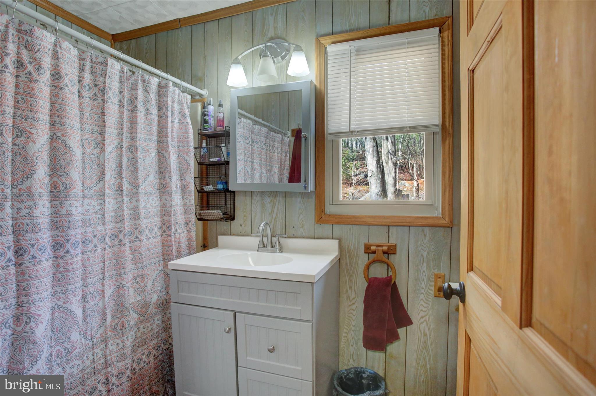 760 Buchanan Valley Road Orrtanna, PA 17353 - Photo 16 of 34 Bathroom