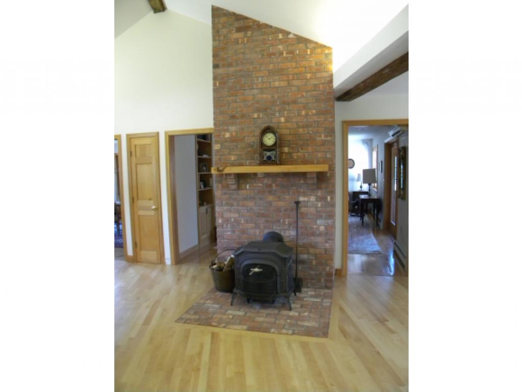 327 Little Sunapee Road New London, NH 03257 - Photo 13 of 25